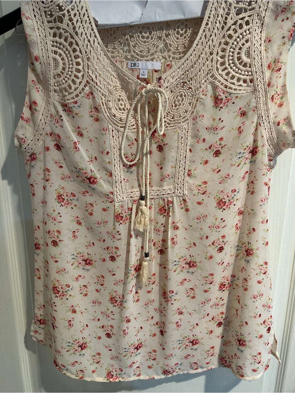 DR2 Cream Floral Crochet-Neck Tassel Tunic
